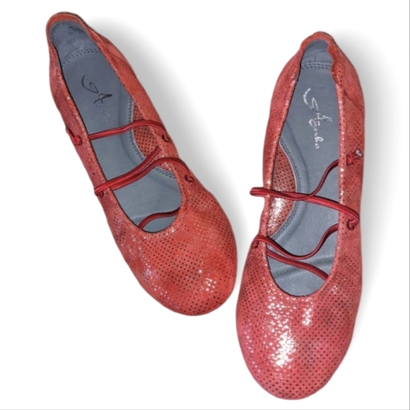 Anesha Shoes - Anesha NWOT Disco Ballet Flats 💲ON SALE💲